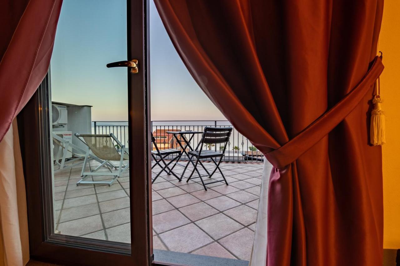 نيتسا دي سيشيليا B&B Ottocento Sul Mare المظهر الخارجي الصورة