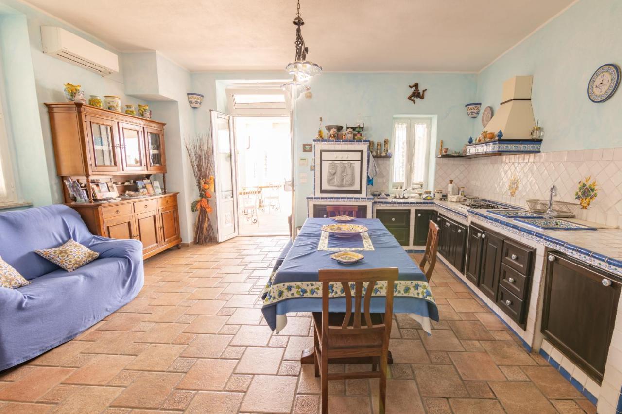 نيتسا دي سيشيليا B&B Ottocento Sul Mare المظهر الخارجي الصورة
